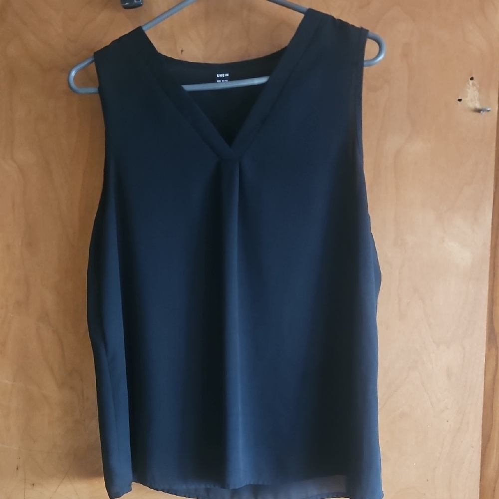 SHEIN Black V-Neck Sleeveless Top